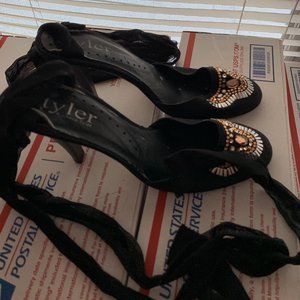 Richard Tyler Tie Up Heels Beaded Wome's 7.5